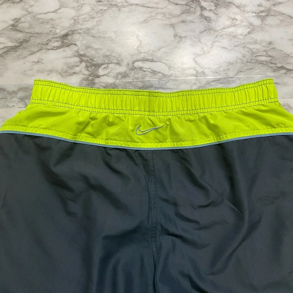 Nike Better World Men's Board Shorts Swim Trunks Size L Black Neon Lined Pockets